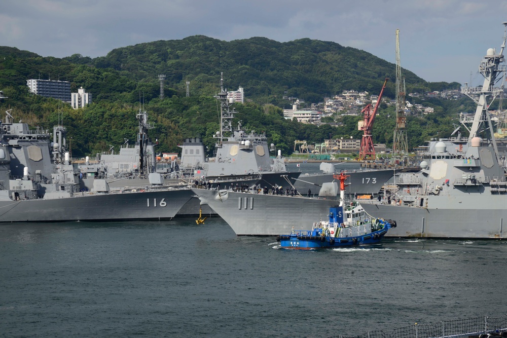 DDG 111 Departs Sasebo