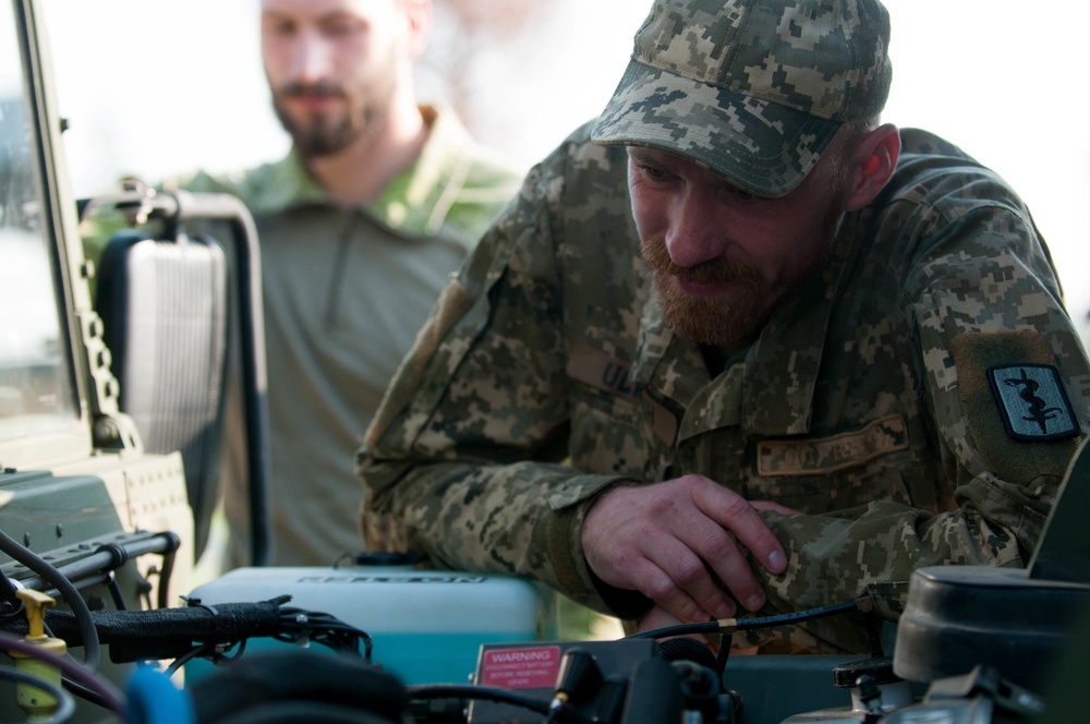 &quot;Victory Medics&quot; conduct FLA and MES Familiarization with Ukrainian Soldiers