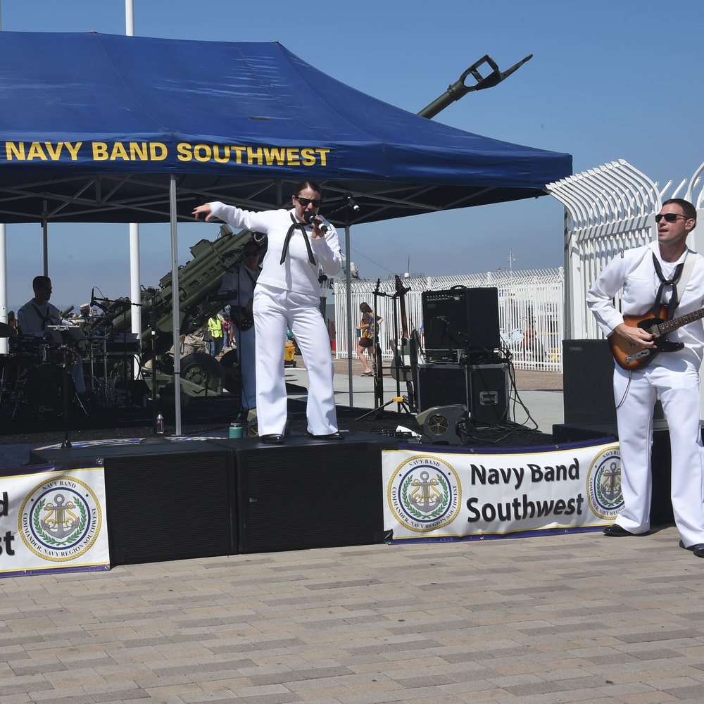 Navy Band Southwest Performs at Fleet Week San Diego 2016