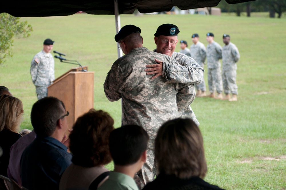 207th Regional Support Command changes command