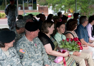 207th Regional Support Command changes command