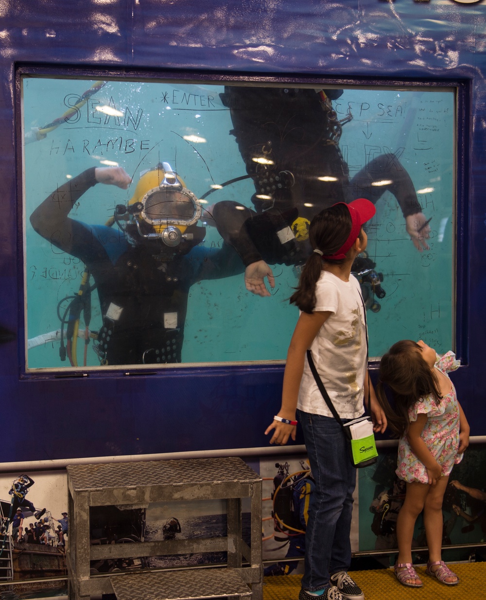 Navy Divers Interact with local San Diegans