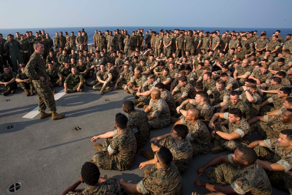 31st MEU Commander visits Marines aboard USS Green Bay