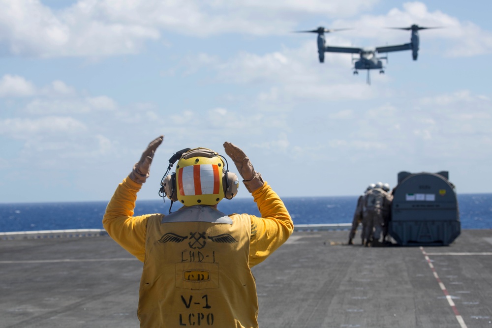 22nd MEU Marines Lift Harrier Engine from Wasp to Big Horn