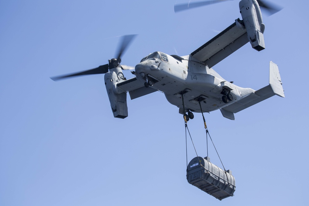 22nd MEU Marines Lift Harrier Engine from Wasp to Big Horn