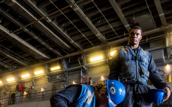 Green Bay Takes On LCACs from Naval Beach Unit 7