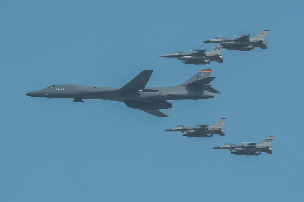 DVIDS - Images - B-1 Flyover [Image 3 Of 3]