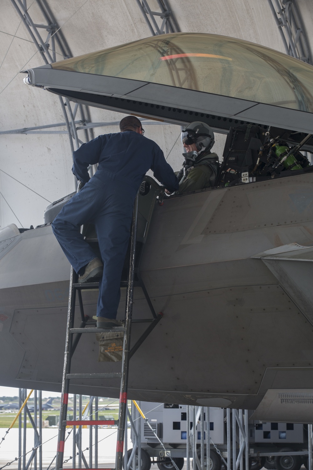 Valiant Shield 16: F-22 Preflight Check