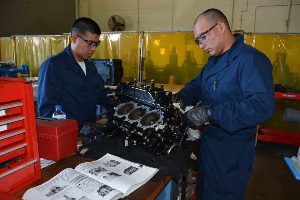 NAVSCIATTS' Students Study OBM Techniques