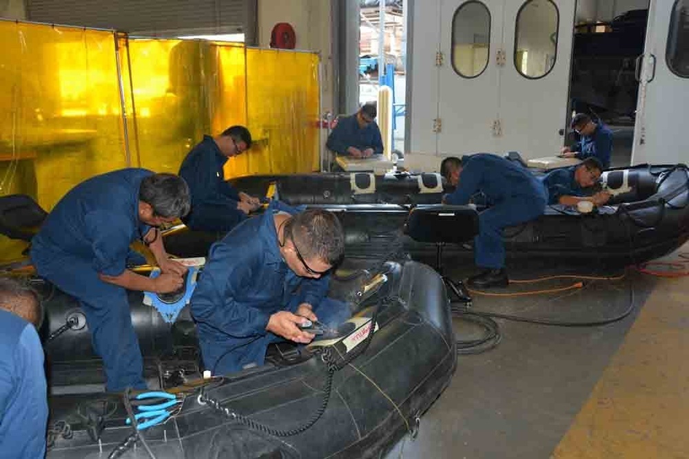 NAVSCIATTS' Students Learn Boat Repair Skills