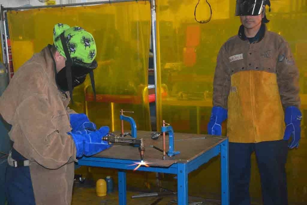 NAVSCIATTS' Students Learn Cutting Techniques