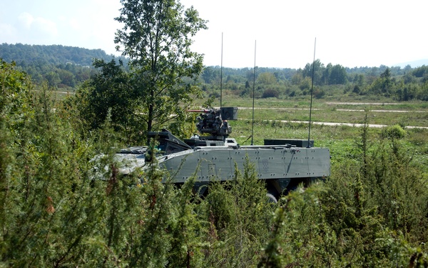 Croatian mobile infantry shows off Croatia’s military might during IR16