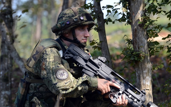 Croatian mobile infantry shows off Croatia’s military might during IR16