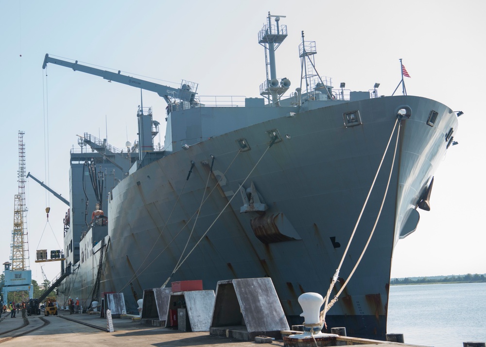 Military Sealift Command unloads cargo from USNS Sacagawea