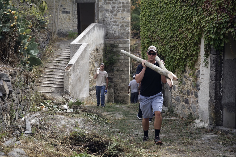 Marines restore historic Italian site