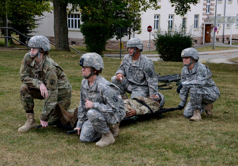 Army Reserve Medical Unit practices MEDEVAC with active duty Blackhawk