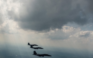 USAF F-15's fly over New York