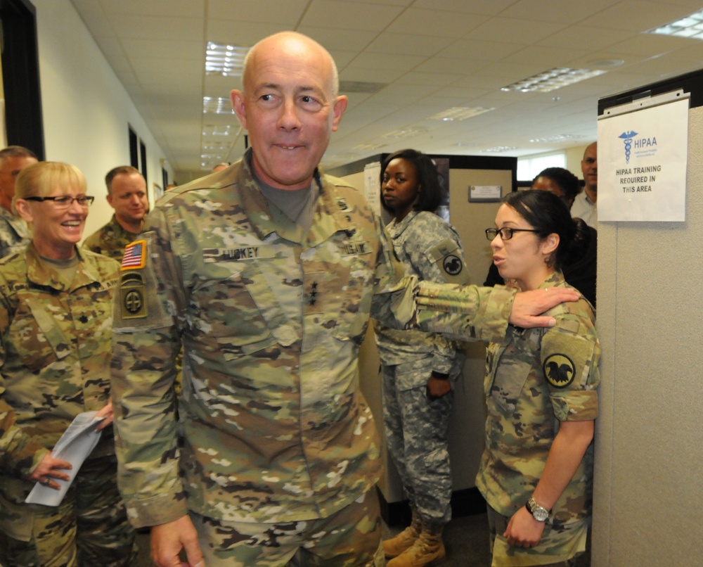 Army Reserve commanding general visits ARMEDCOM during his battlefield circulation