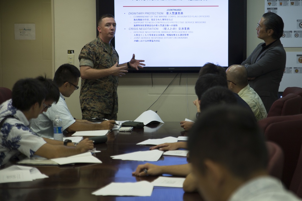Senior police officers visit Camp Foster