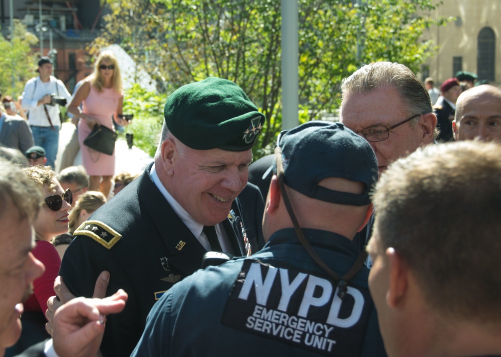 Lt. Gen. Mulholland connects with NYPD during America's Response statue dedication