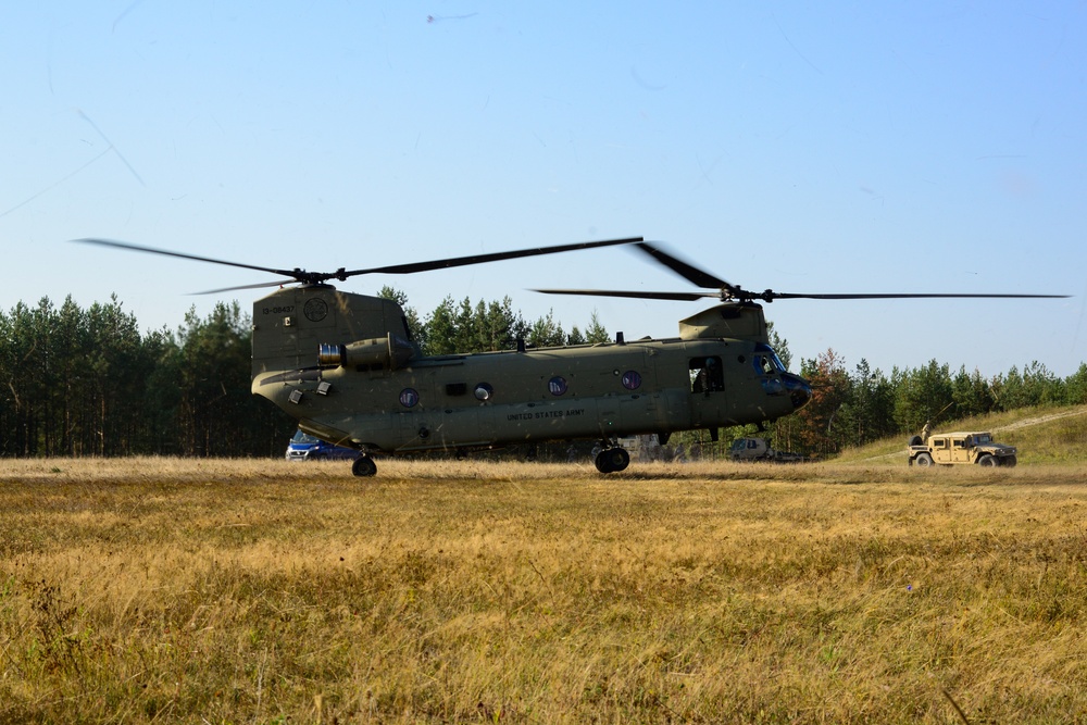 5thQMTADC CH-47 Chinook Sling Load Operation