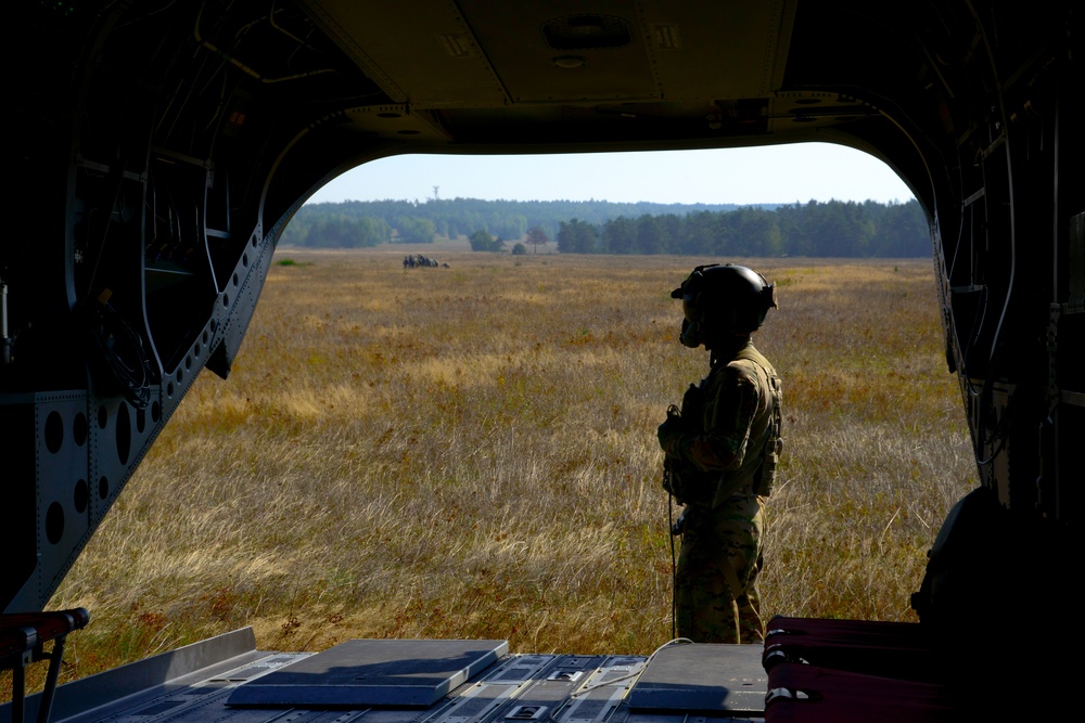 5thQMTADC CH-47 Chinook Sling Load Operation