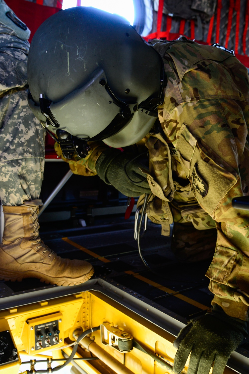 5thQMTADC CH-47 Chinook Sling Load Operation