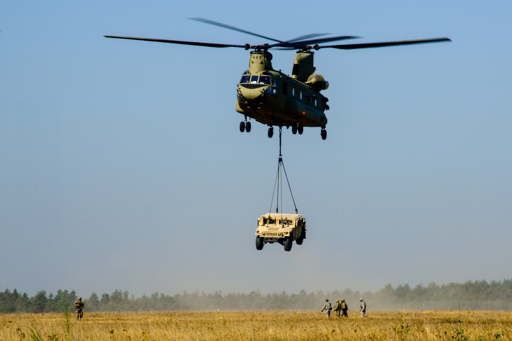 5thQMTADC CH-47 Chinook Sling Load Operation