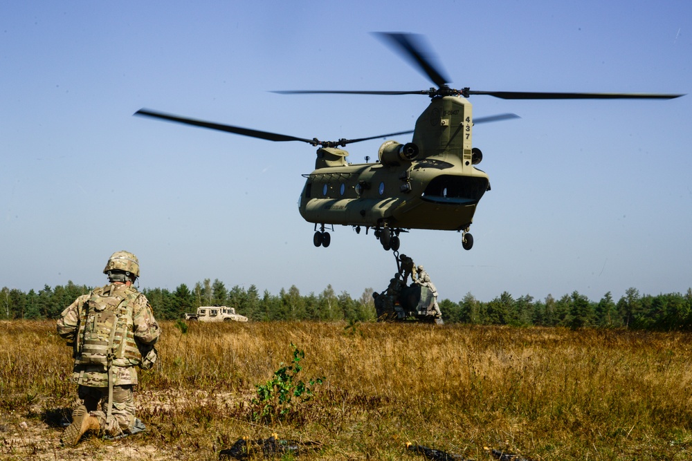 5thQMTADC CH-47 Chinook Sling Load Operation