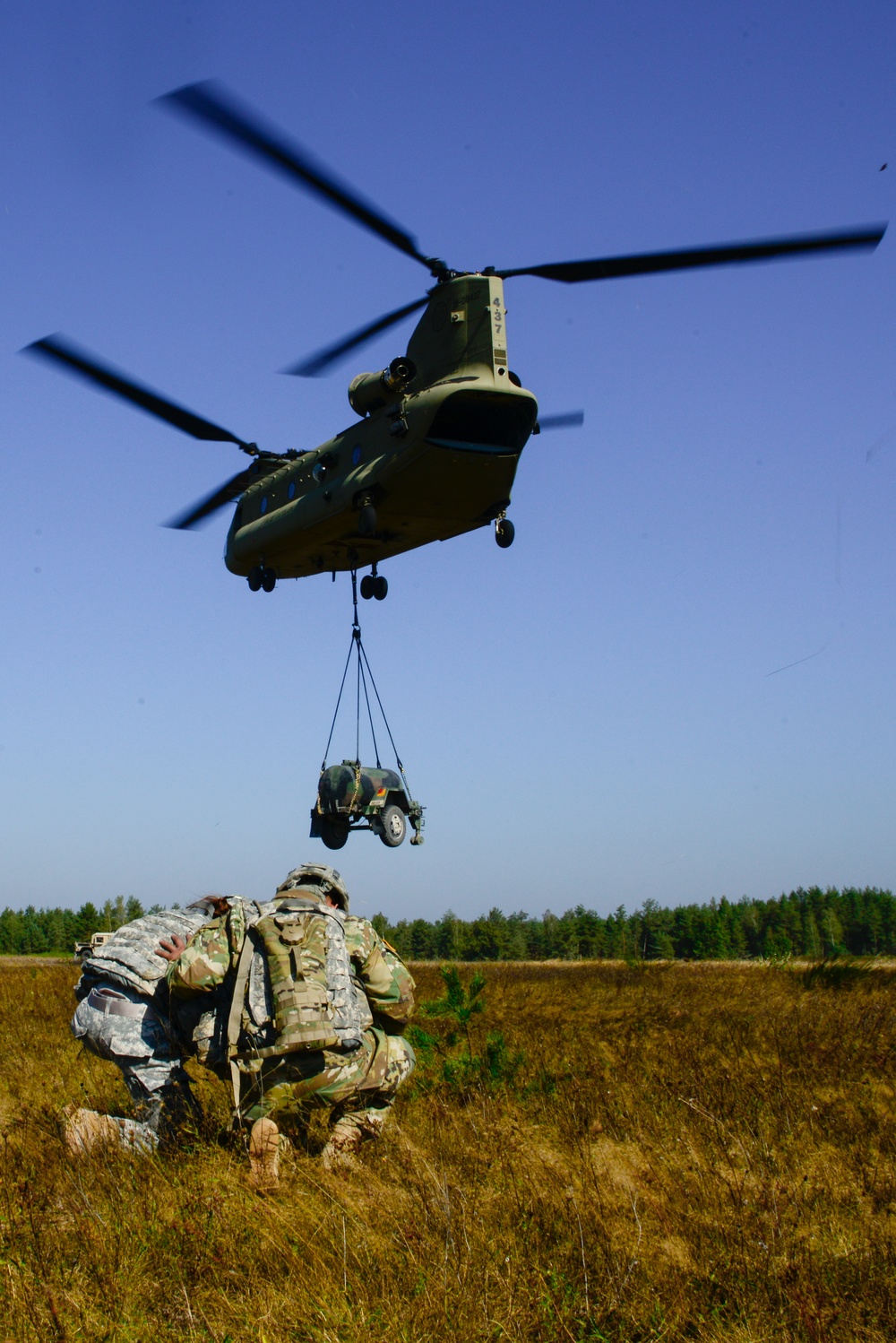 DVIDS - Images - 5thQMTADC CH-47 Chinook Sling Load Operation [Image 15 ...