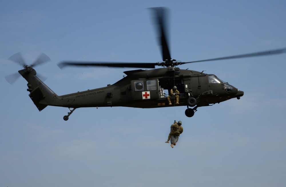 DVIDS - Images - Army Reserve Medical Unit practices MEDEVAC with ...