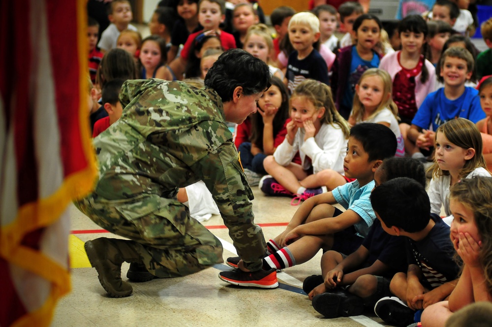 Soldiers Break it Down For Kids