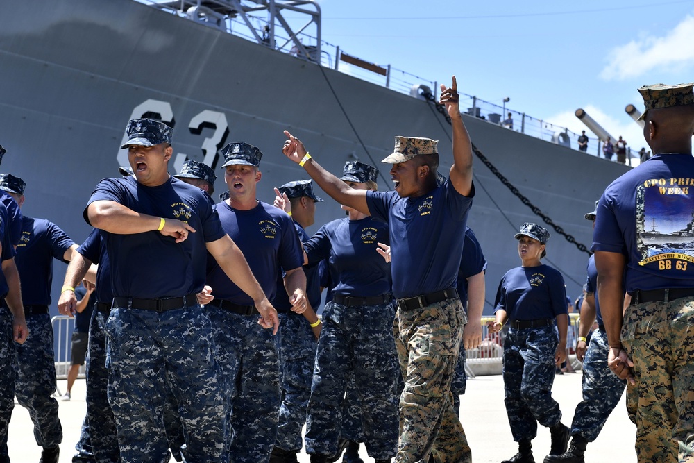 Military Spouses Complete Chief Petty Officer Season Together in Hawaii