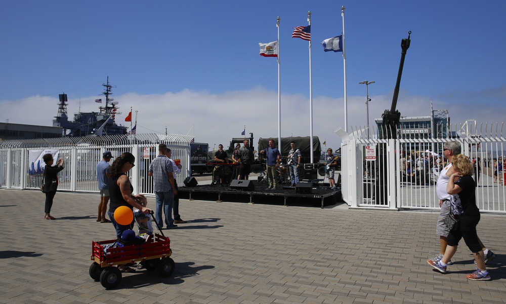 Marines, sailors, San Diegans gather for Fleet Week