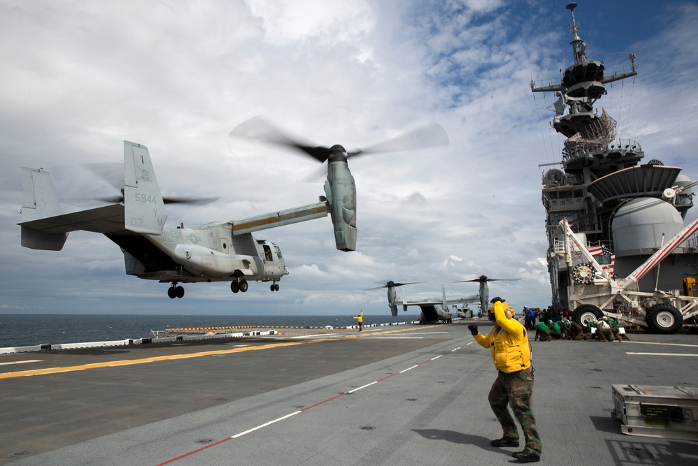 VMM-365 conduct fly ops