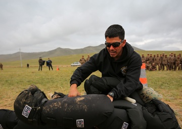 NOLES 16: Mongolian Armed Forces, U.S. Marines train with OC spray