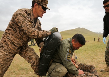 NOLES 16: Mongolian Armed Forces, U.S. Marines train with OC spray