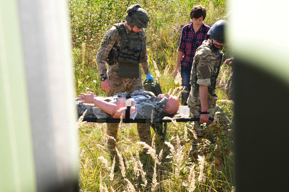30th Medical Brigade trains Ukrainian Soldiers on FLA’s