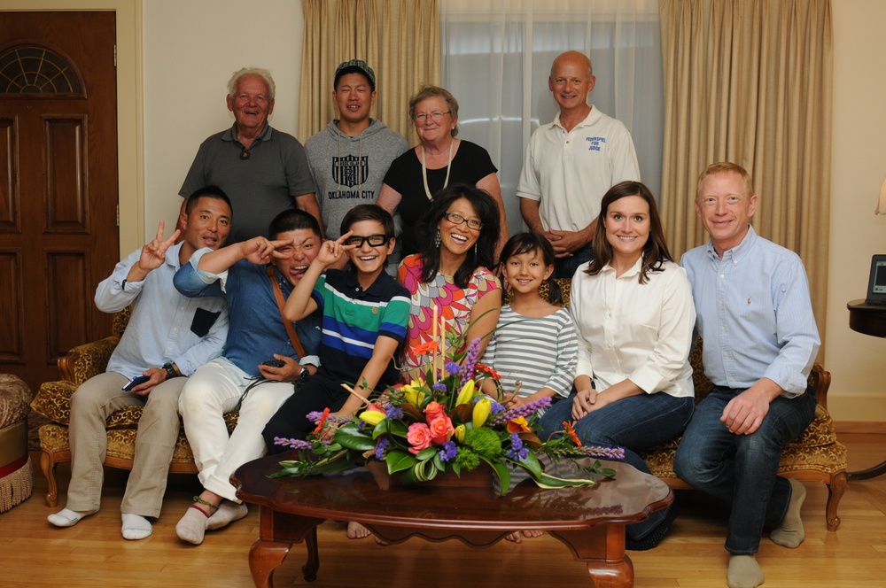 Yakima family hosts Japanese service members