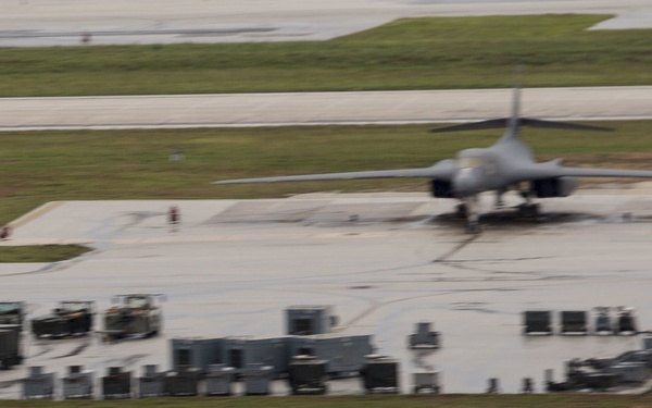 Valiant Shield 16: U.S. Military forces participate in flight ops