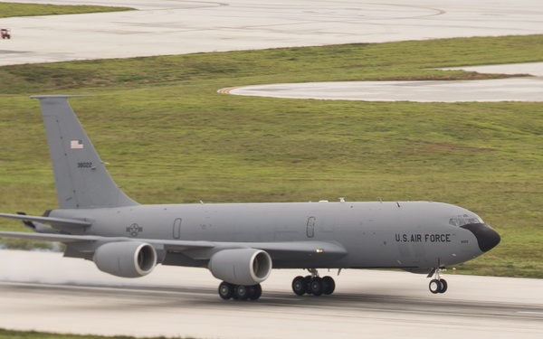 Valiant Shield 16: U.S. Military forces participate in flight ops