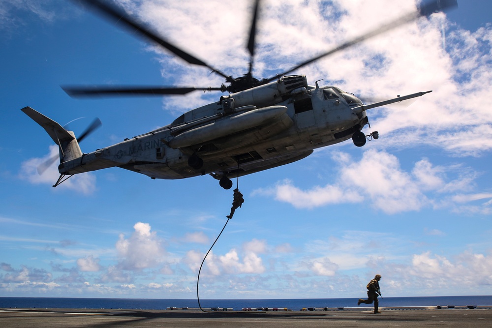 Flying fast rope