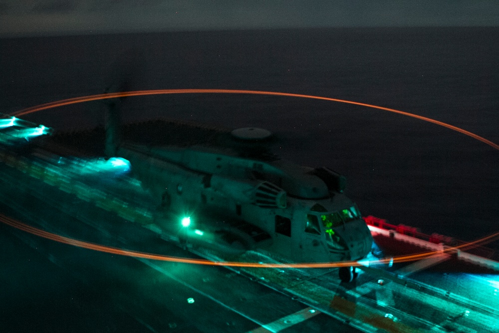 VMM-262 Marines refine night takeoff, landing capabilities