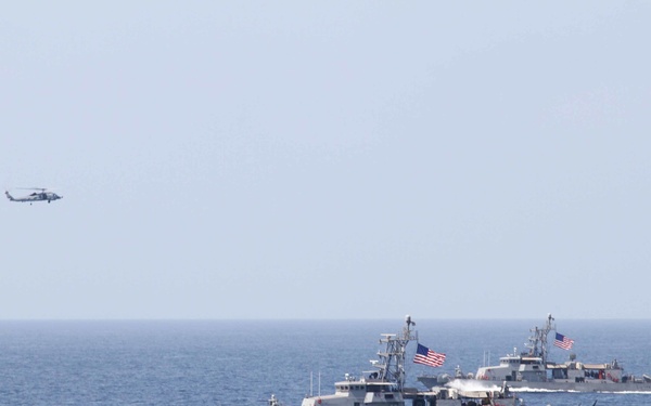 USS Mason (DDG 87) Patrol Craft Exercises