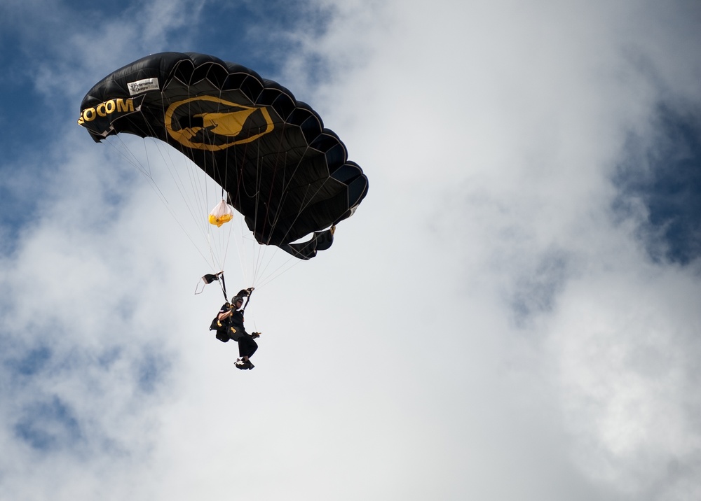 2016 Fort Wayne Air Show takes flight