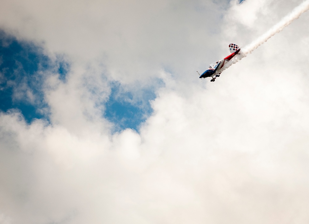 2016 Fort Wayne Air Show takes flight