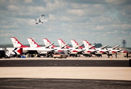 2016 Fort Wayne Air Show takes flight