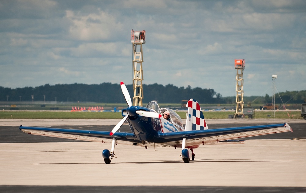 2016 Fort Wayne Air Show takes flight