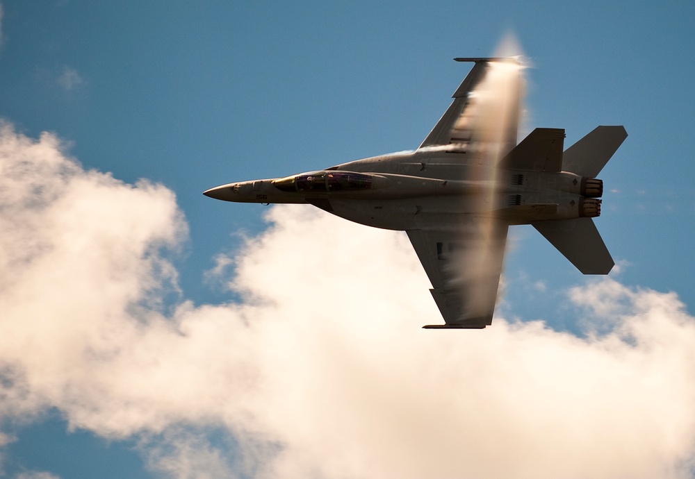 2016 Fort Wayne Air Show takes flight