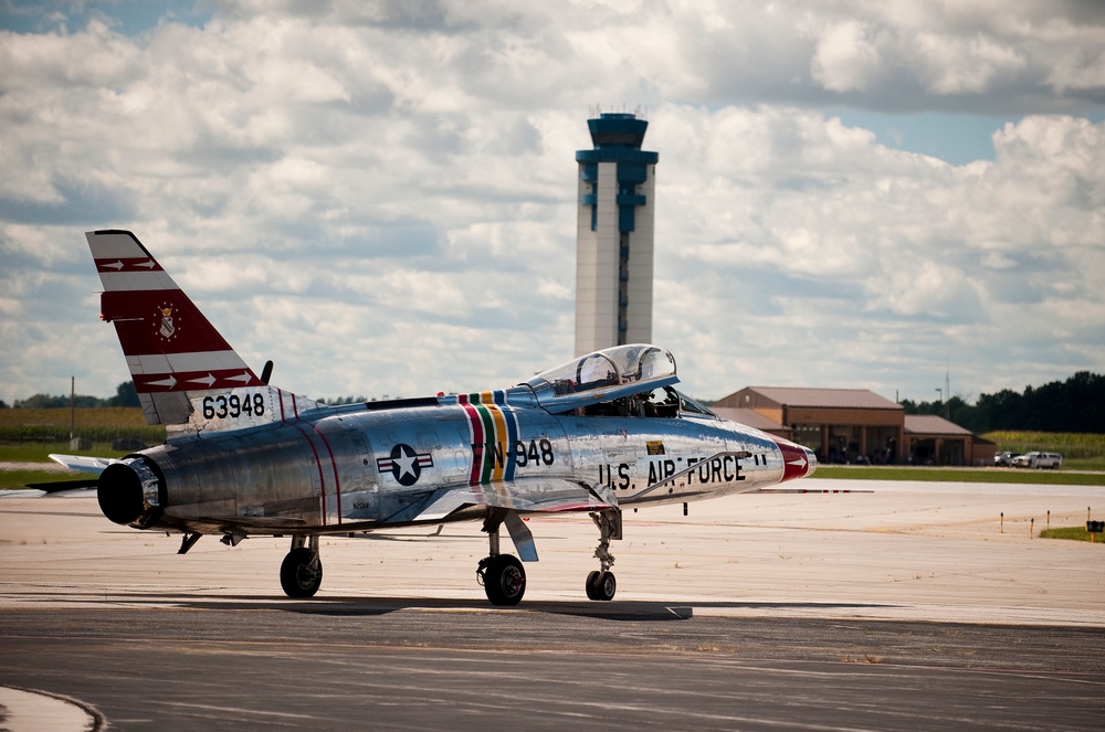 2016 Fort Wayne Air Show takes flight